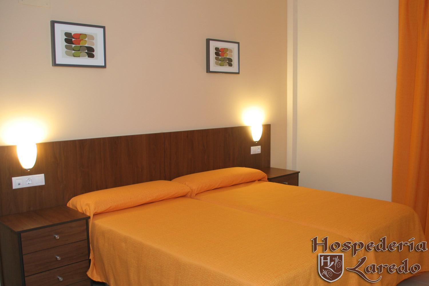 Hospederia Laredo La Carlota Exterior foto