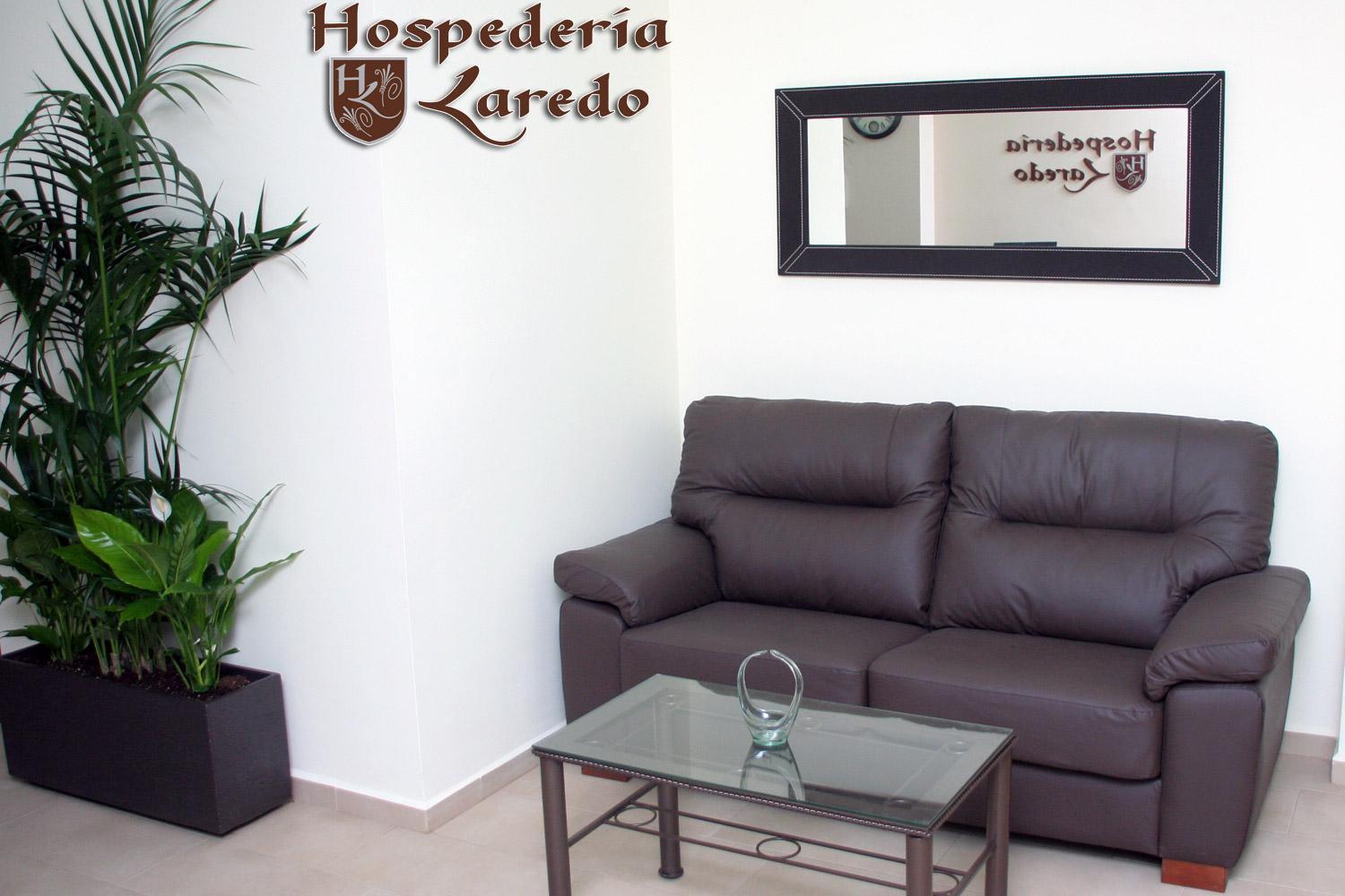 Hospederia Laredo La Carlota Exterior foto