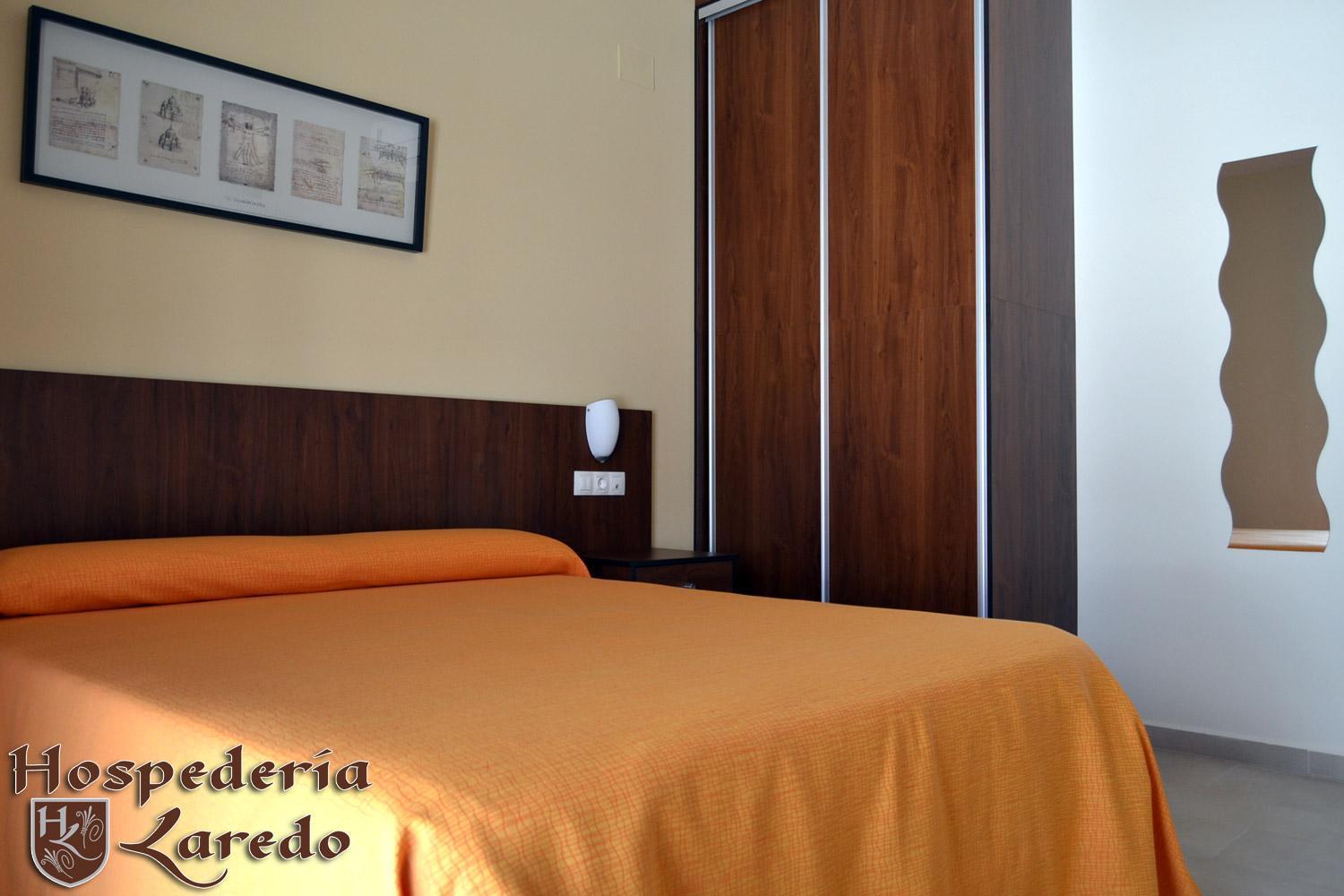 Hospederia Laredo La Carlota Exterior foto