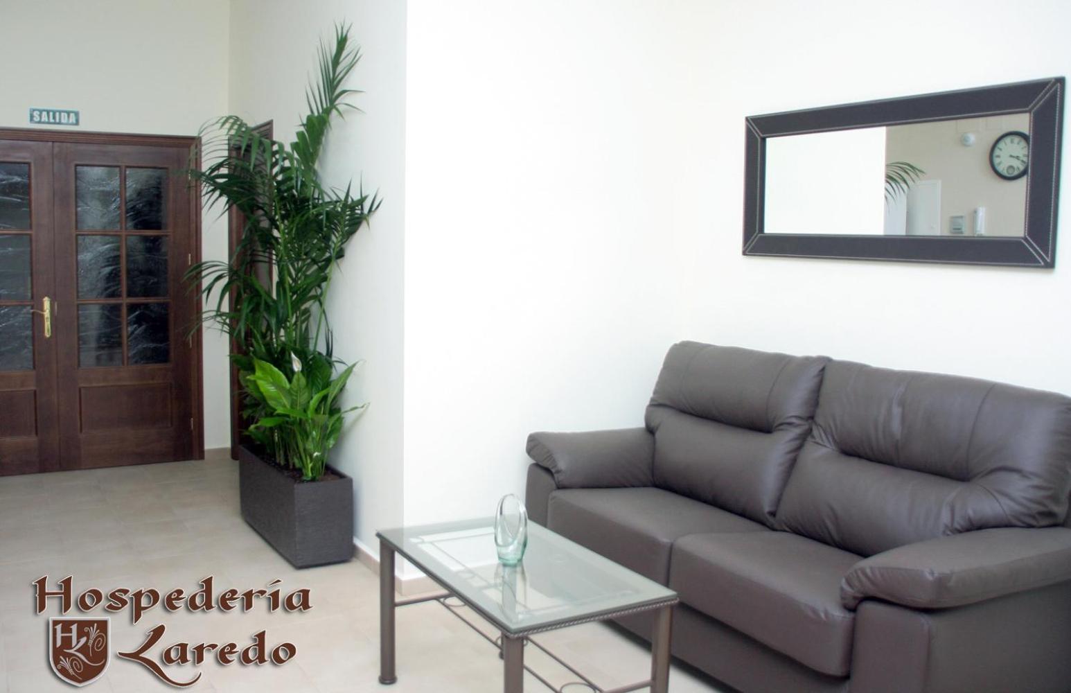 Hospederia Laredo La Carlota Exterior foto