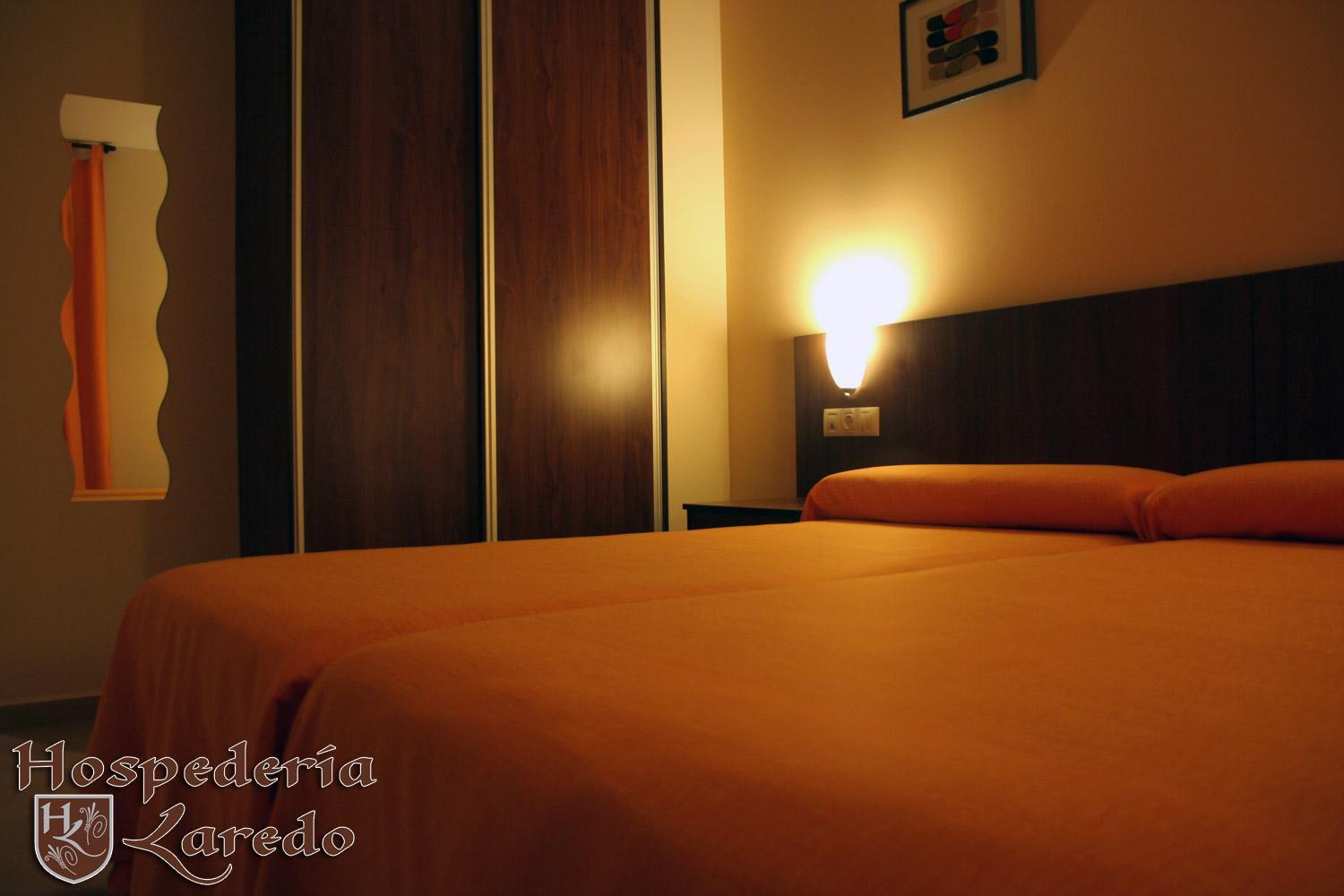Hospederia Laredo La Carlota Exterior foto