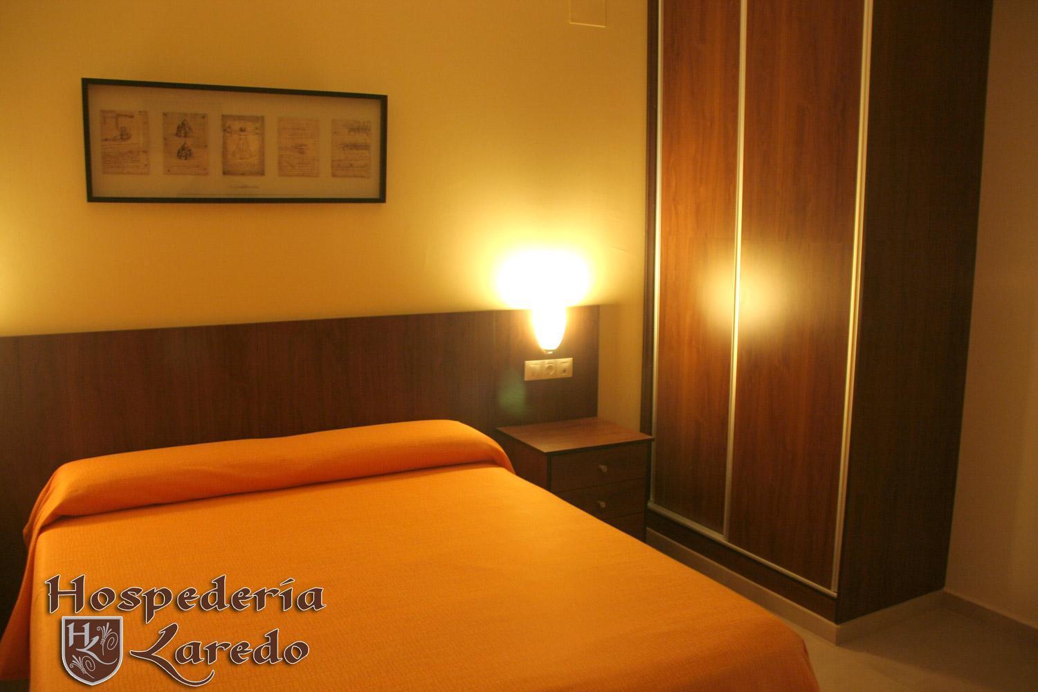 Hospederia Laredo La Carlota Exterior foto