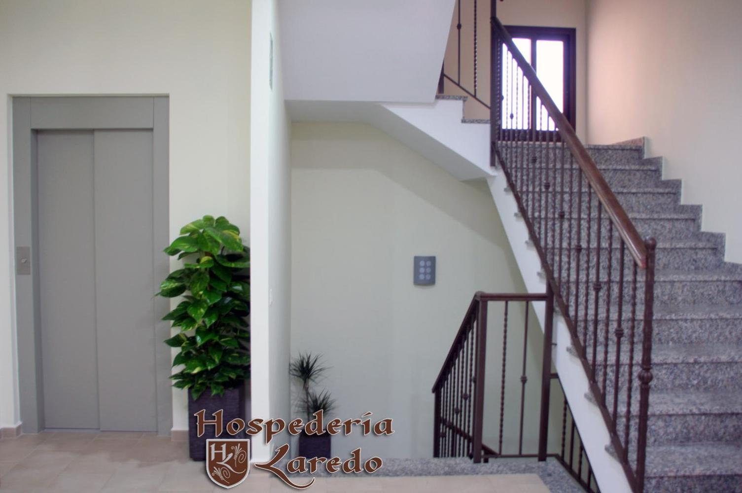 Hospederia Laredo La Carlota Exterior foto