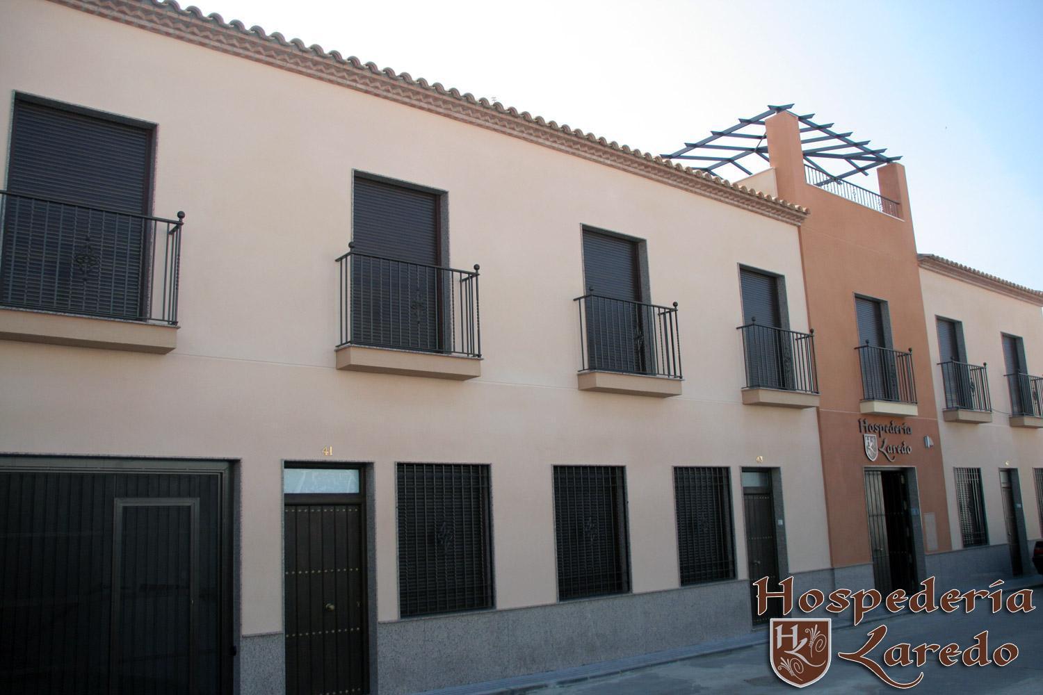 Hospederia Laredo La Carlota Exterior foto