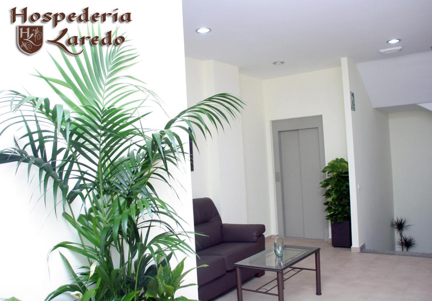 Hospederia Laredo La Carlota Exterior foto